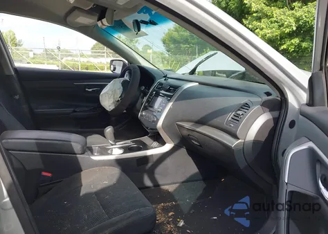 2015 Nissan Altima 2.5 S z USA, uszkodzony, nr VIN 1N4AL3AP8FN869892